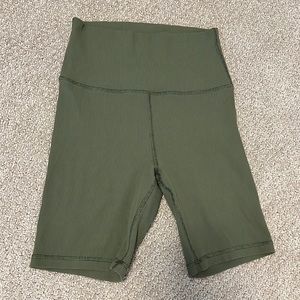 Aerie offline bike shorts size medium, perfect condition